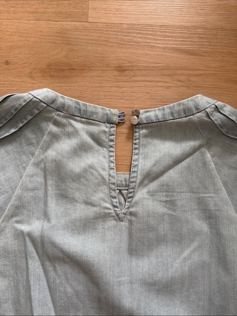 CeCe Light Blue Fringe Sleeve Chambray Top - Picture 6 of 6